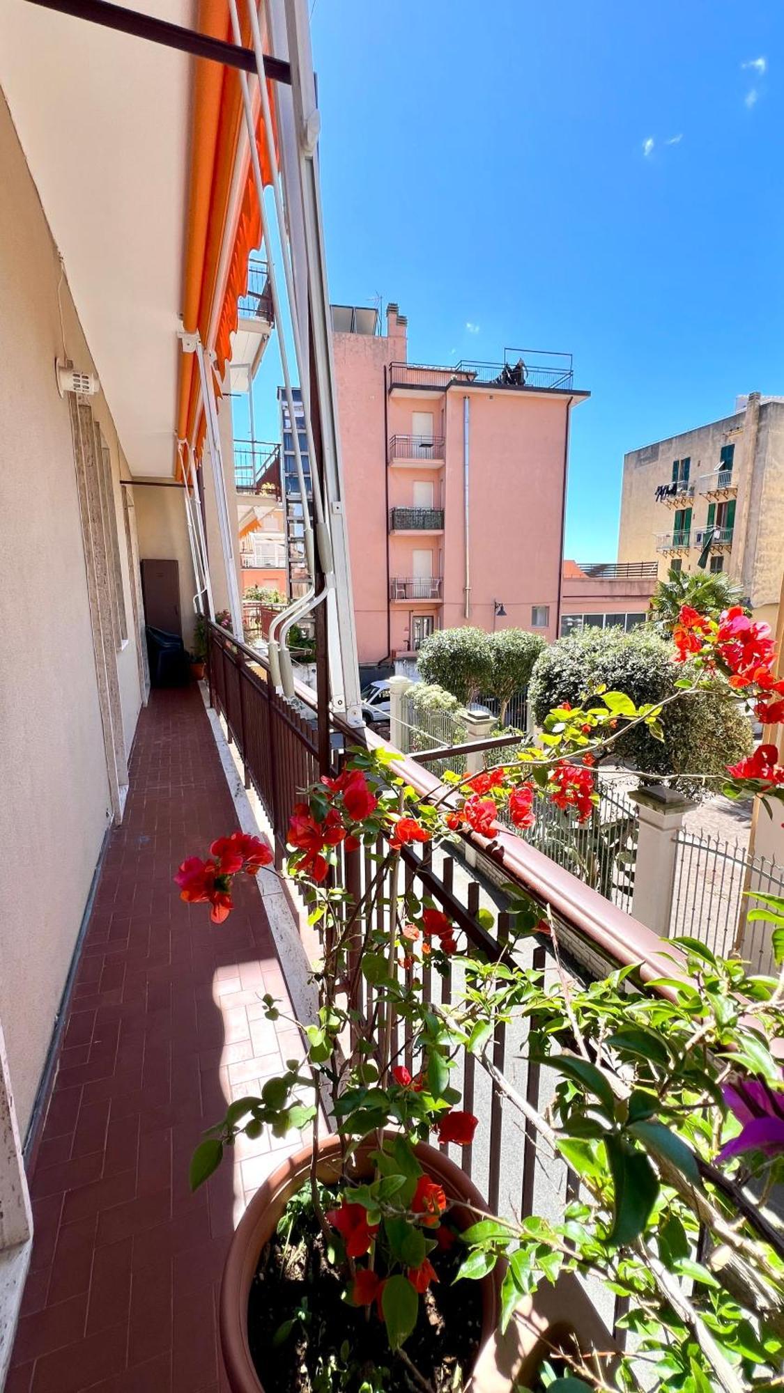 Apartamento La Stella Marina - 150 Metri Dal Mare Con Box Auto Spotorno Exterior foto