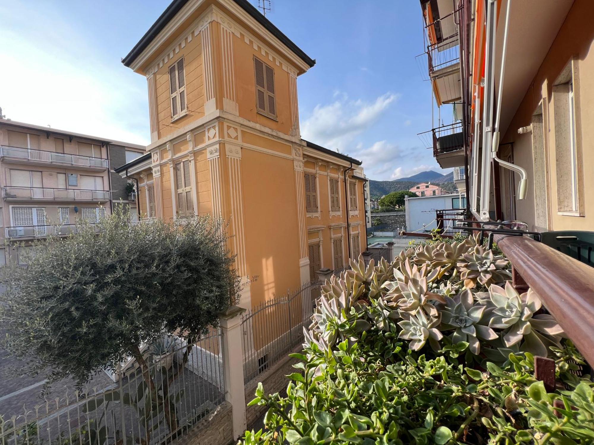 Apartamento La Stella Marina - 150 Metri Dal Mare Con Box Auto Spotorno Exterior foto